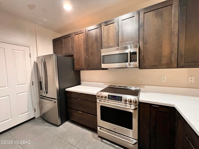 Foto del edificio - 391 E Calderwood Rd