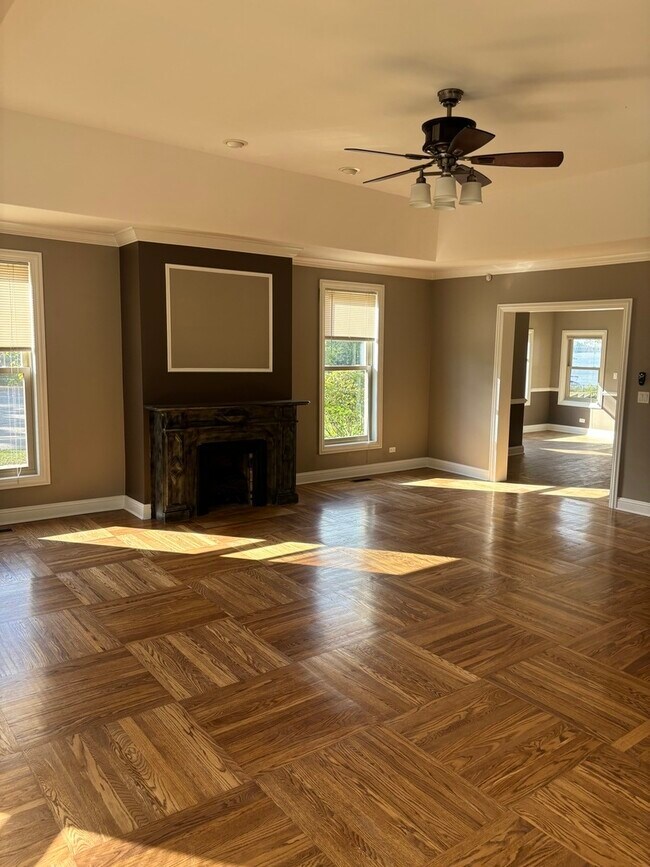 Building Photo - 40 Mischa Ct