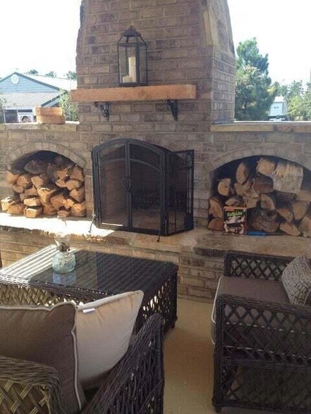 Foto del edificio - 621 Farmfield Rd