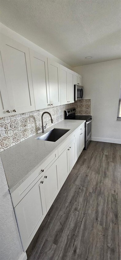 Primary Photo - 915 Avenue M