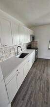 Building Photo - 915 Avenue M