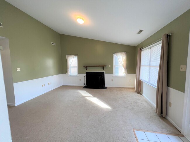 Building Photo - 955 Warwick Ct