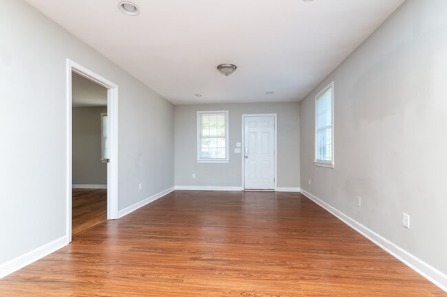 Building Photo - 314 Gower St