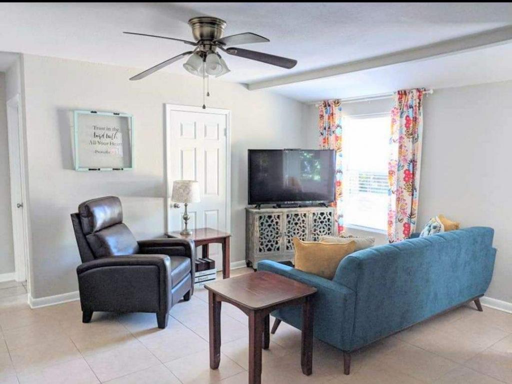 1372 Stanford Rd, Gulf Breeze, FL 32563 House Rental in Gulf Breeze
