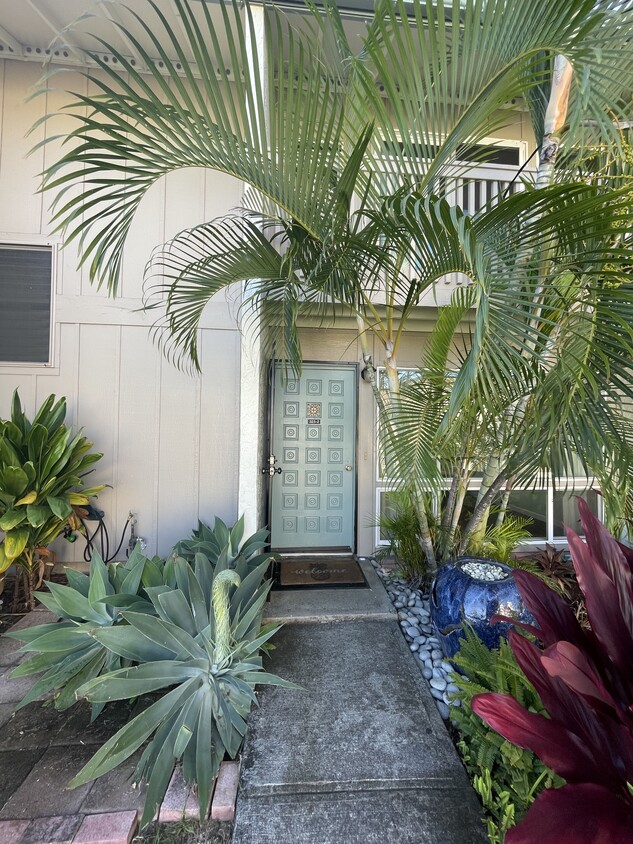 Primary Photo - 323 Kuau St