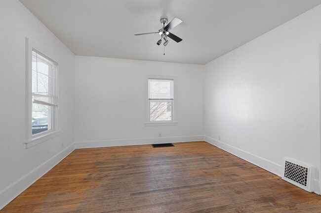 Foto del edificio - OPEN HOUSE SUNDAY MARCH 16th 11:30-1:30PM— 3 Bedroom 2 Bathroom House In Council Bluffs With Grea...
