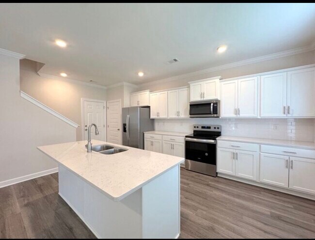 Foto del edificio - 1728 Windsor Hill Blvd