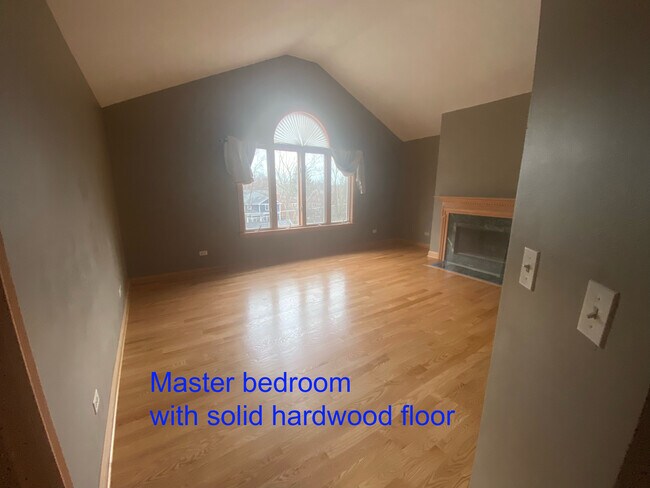 Building Photo - 1829 Wilmette Ave