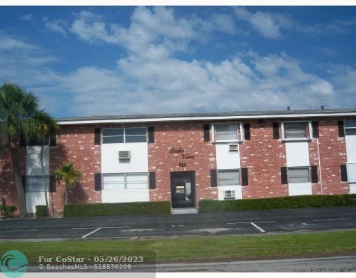 Building Photo - 810 Lake Shore Dr
