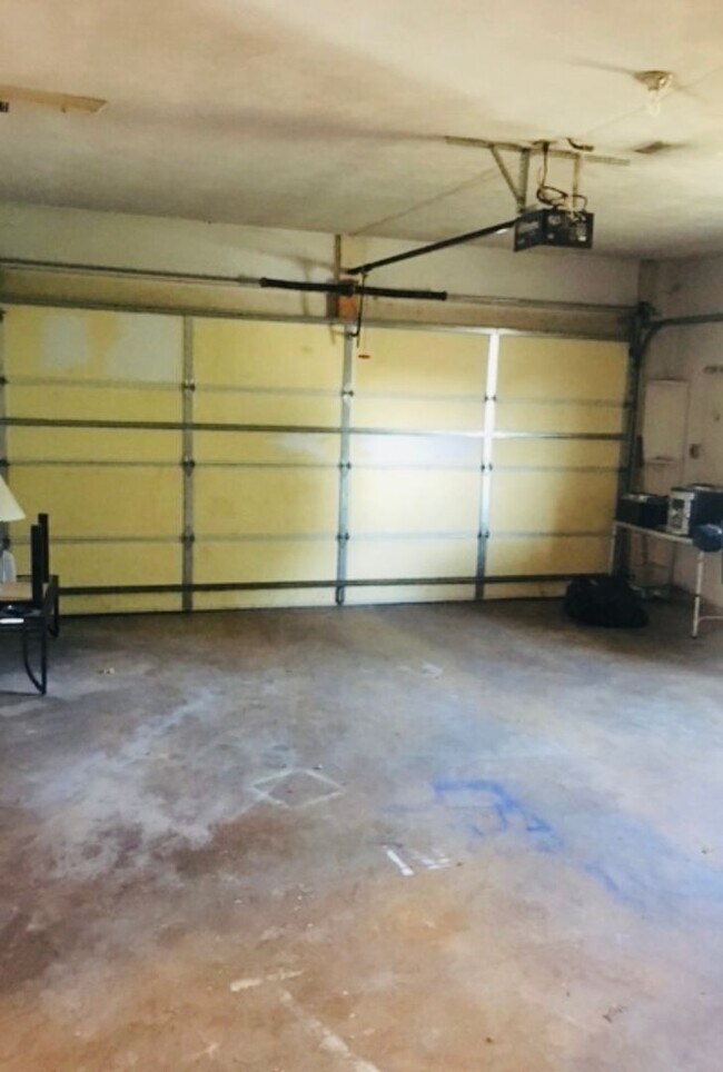 Foto del edificio - Rancher 3 Bedroom 2 Bath, Garage, Basement, Yard-Suburban School District!