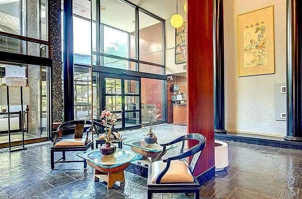 Building Photo - Welcome to your cozy retreat in the heart ...