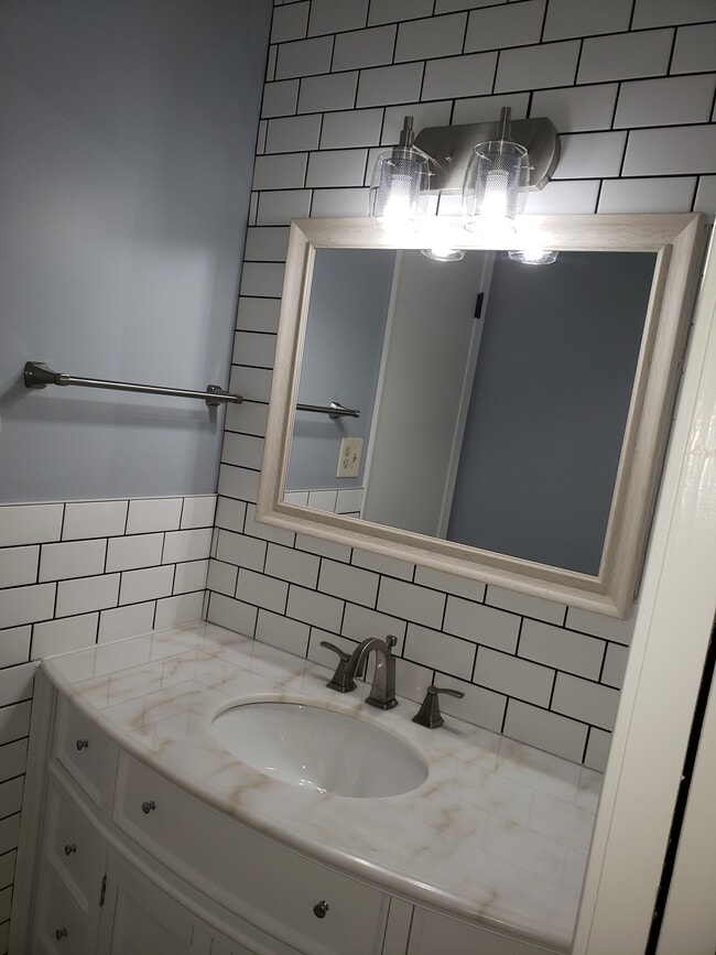 Bathroom - 1675 Cedarwood Dr