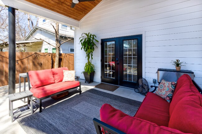 Foto del edificio - 2715 Zaragosa St