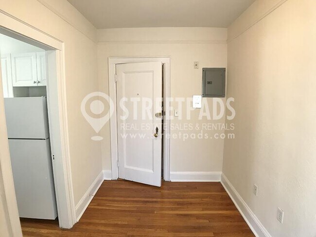 Building Photo - 1 bedroom in Boston MA 02135