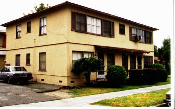 Primary Photo - 1480 E Chevy Chase Dr