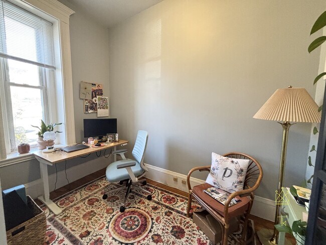 Foto del edificio - 1569 Beacon St