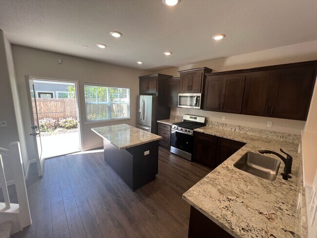 Foto del edificio - 3 Bed / 2.5 Bath | Rocklin Townhome