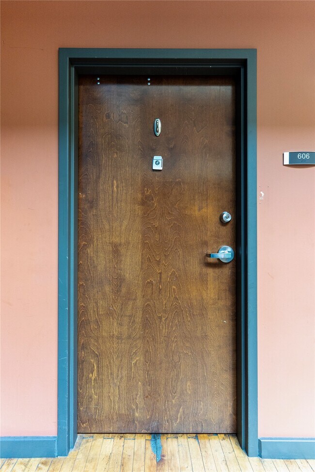 Building Photo - 1520 Washington Ave