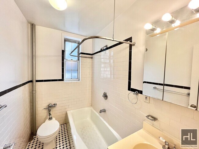 Foto del edificio - WEST 13 STREET