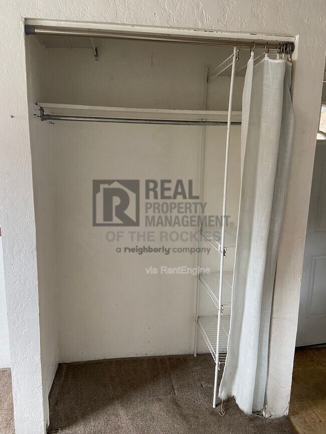 Foto del edificio - 617 Remington St