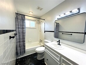 Building Photo - 424 Lee Rd