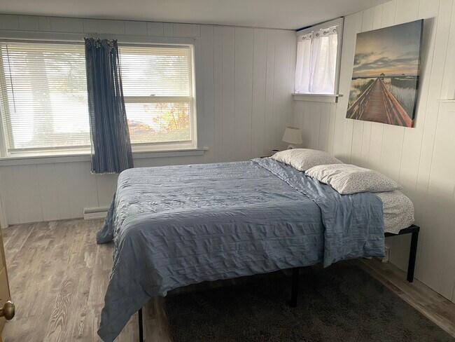 Bedroom 1 - 1431 Lake Dr