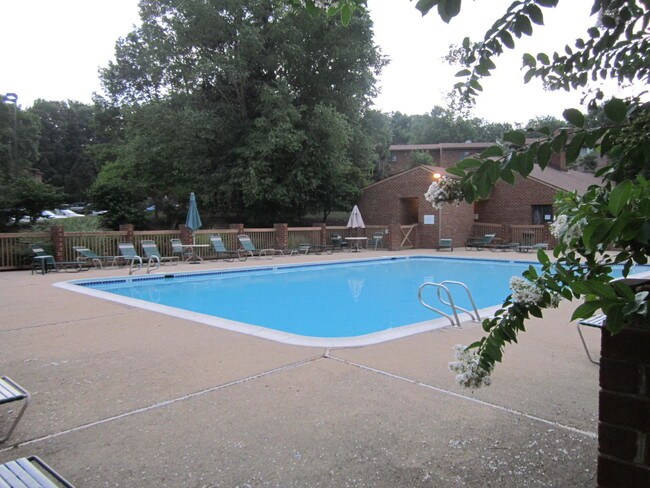 Foto del edificio - 2101 Turtle Creek Dr
