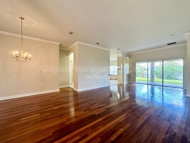 Foto del edificio - 3544 Somerset Cir