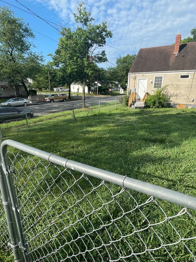Building Photo - Coming Soon: Charming 3BR Home with Private Backyard