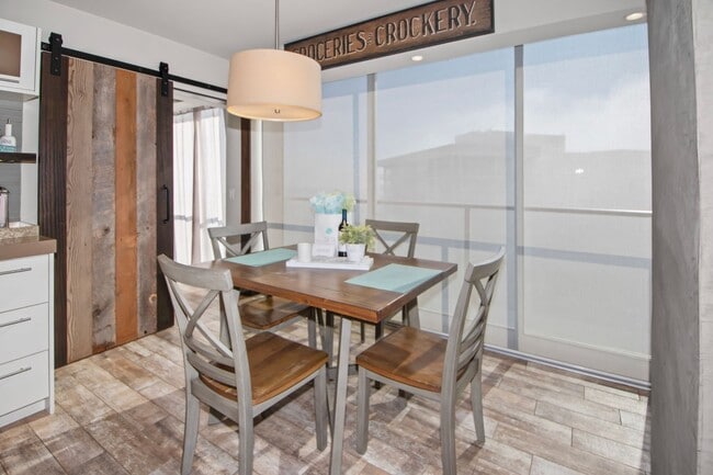 Building Photo - 1810 Avenida Del Mundo