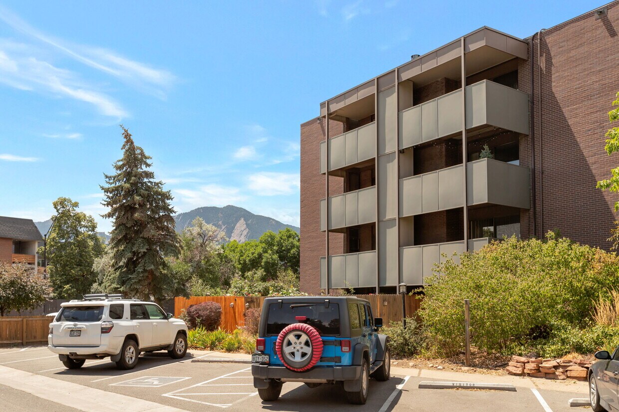 Foto principal - 2227 Canyon Blvd