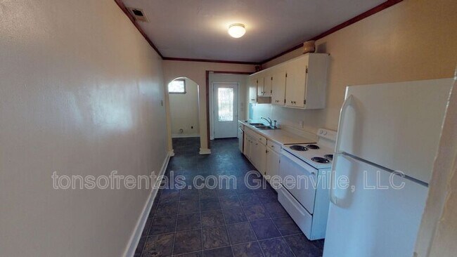 Foto del edificio - 265-D Edwards Ave