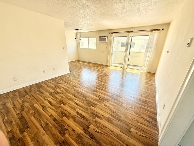 Building Photo - 960 Larrabee St