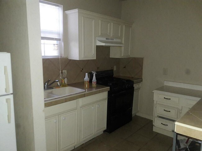 Building Photo - 14054 McDermott Dr