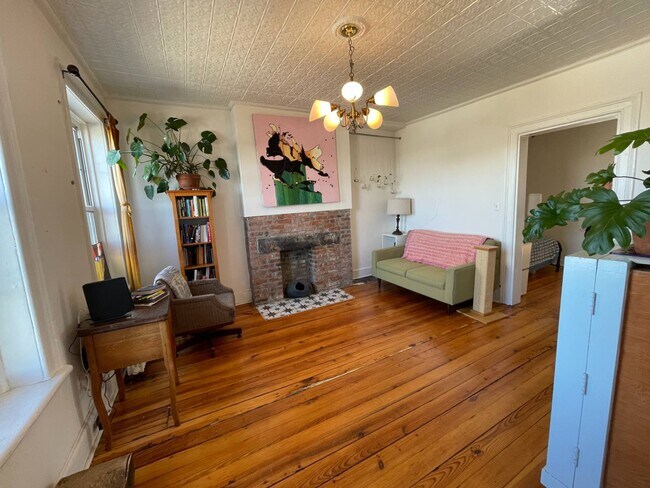 Building Photo - 251 Conover St
