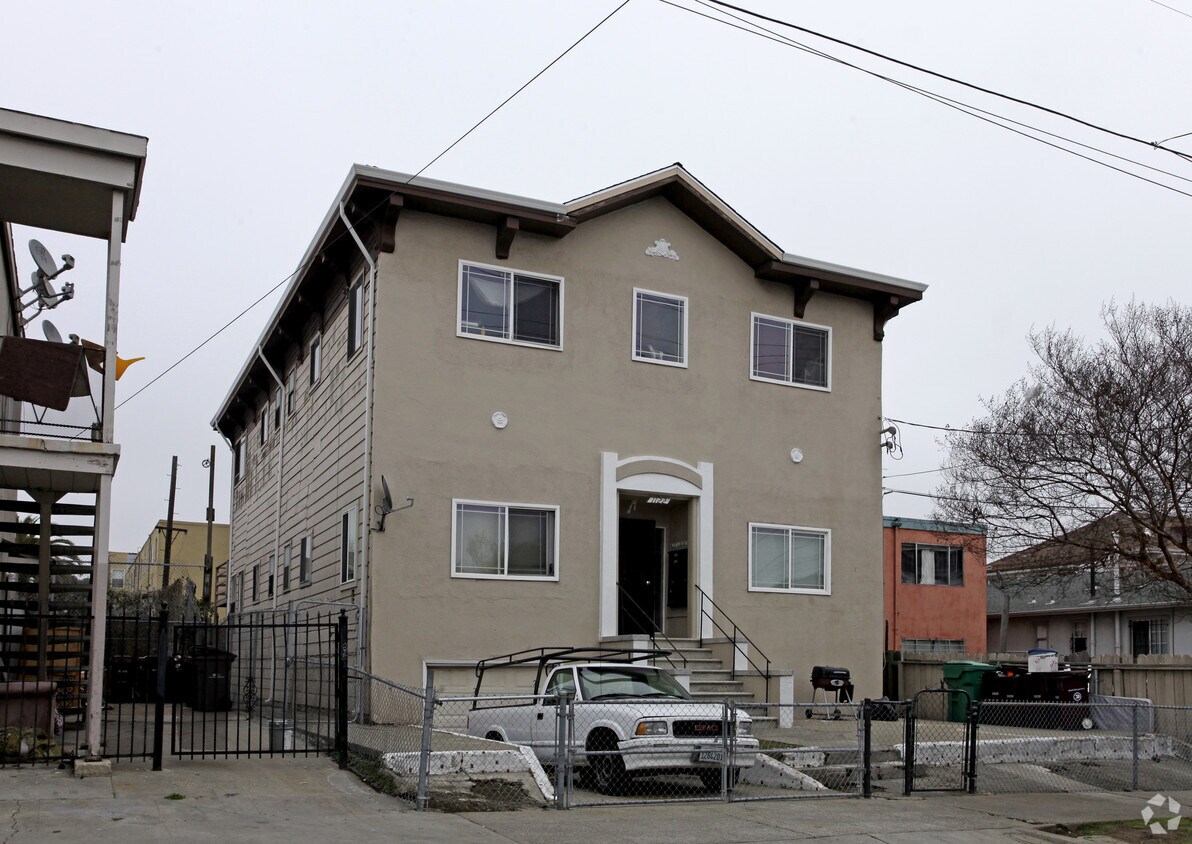 Primary Photo - 1122 E 17th St