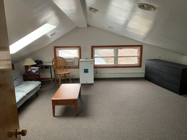 Foto del edificio - Brighton 5 Bed available now