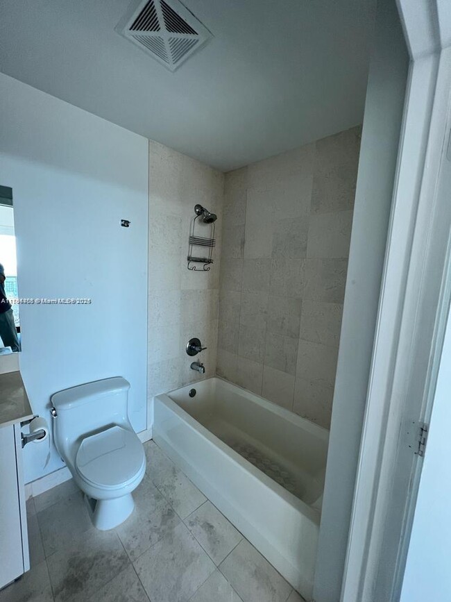 Foto del edificio - 60 SW 13th St