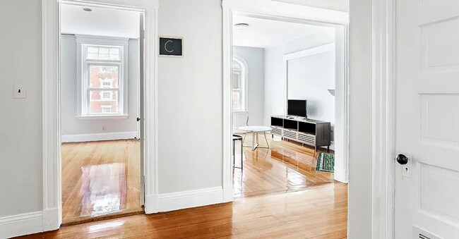 Foto del edificio - 12 Strathmore Rd