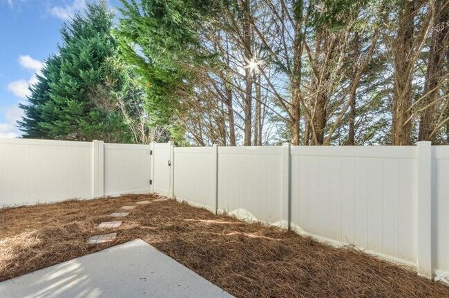 Building Photo - 131 Riley Cir