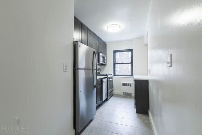 Foto del edificio - 9960 64th Ave