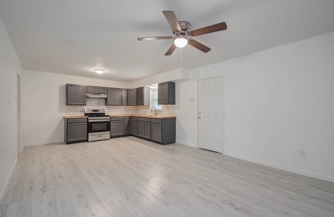 Building Photo - 309 Donatto Dr