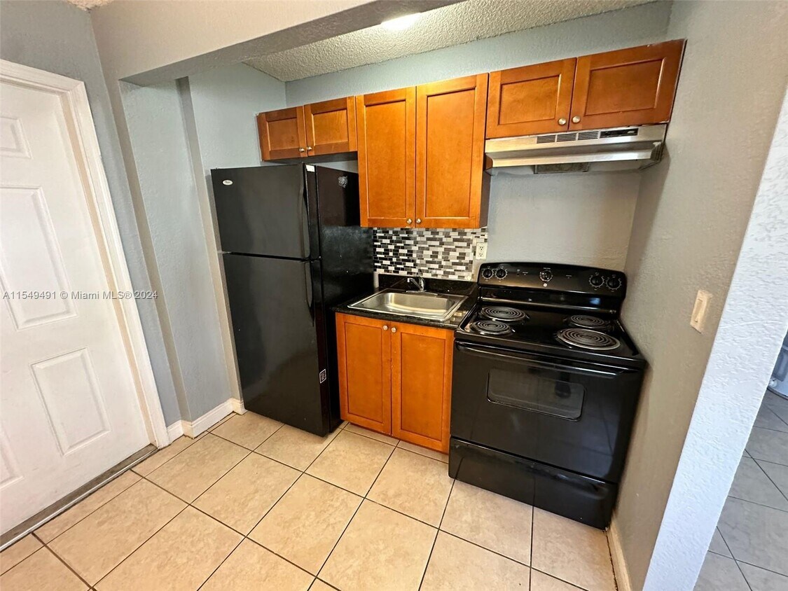Primary Photo - 4251 NW 5th St