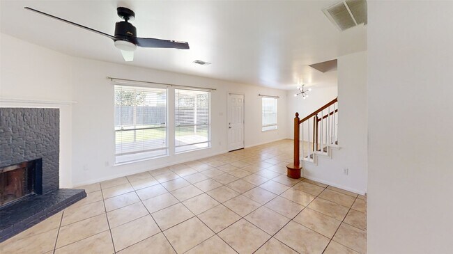 Foto del edificio - 19946 Sycamore Valley Dr