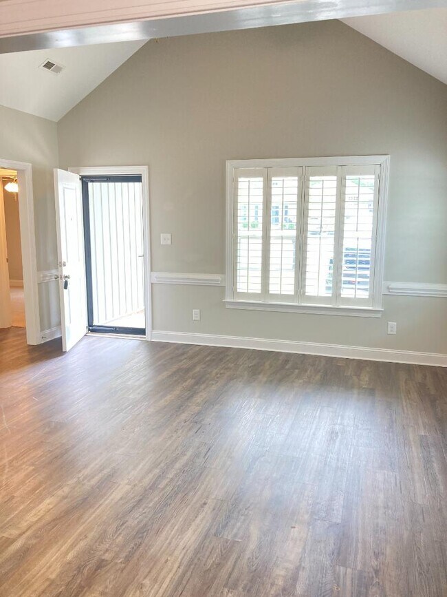 Foto del edificio - 3218 Marble Ct SW