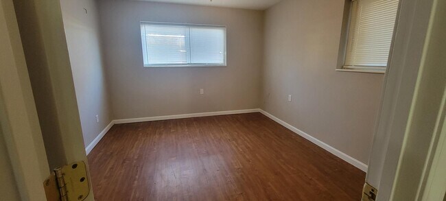 Foto del edificio - 1339 W Wood St