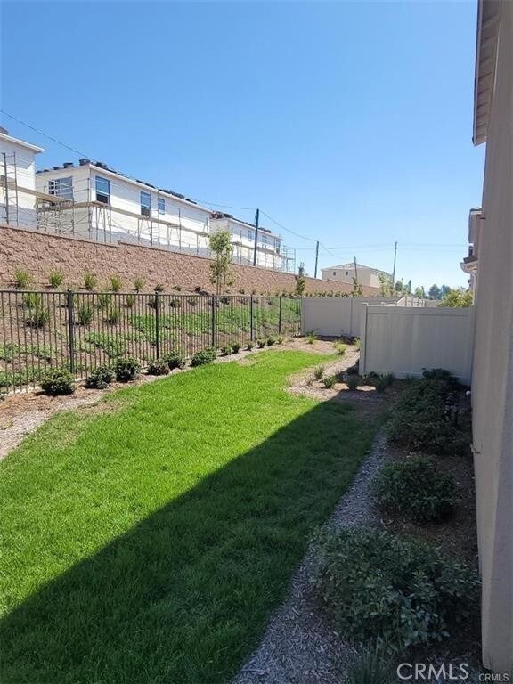 Foto del edificio - 2058 Bergamot St