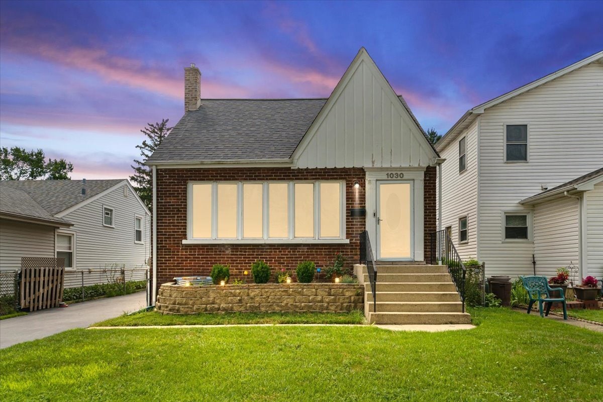 Primary Photo - 1030 Graceland Ave