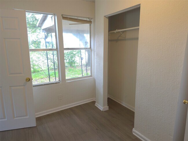 Foto del edificio - 2204 State Hwy 3