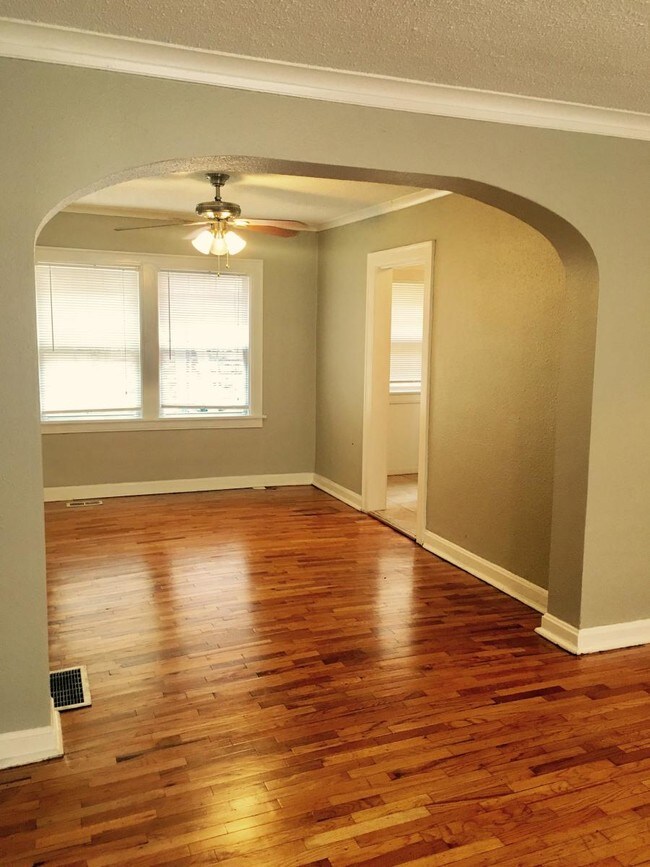 Foto del edificio - 4509 Roanoke Pkwy
